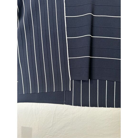 MaxMara Striped Boxy Top Navy White Short Sleeve Geometric Pattern Size M - Picture 3 of 8
